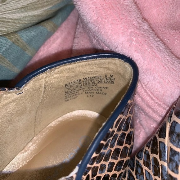 Shoes - Picture 3 of 4